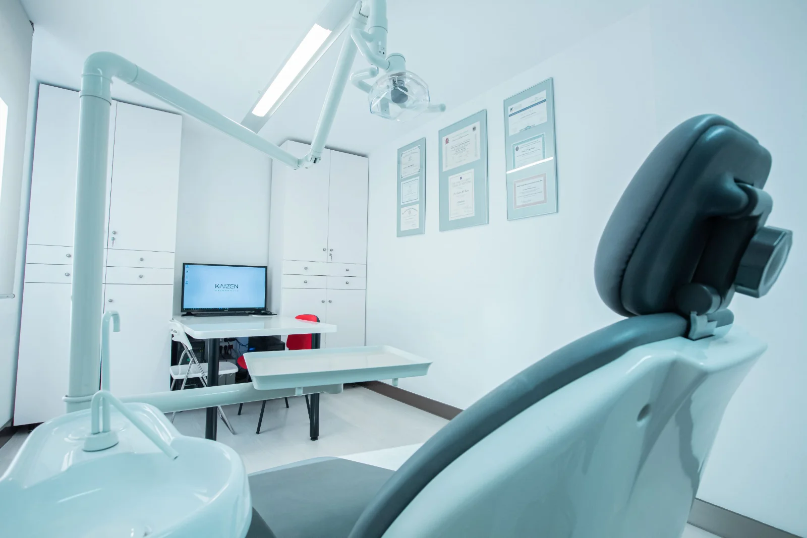 Fotografía de una consulta dental de las instalaciones de Clínica Kaizen